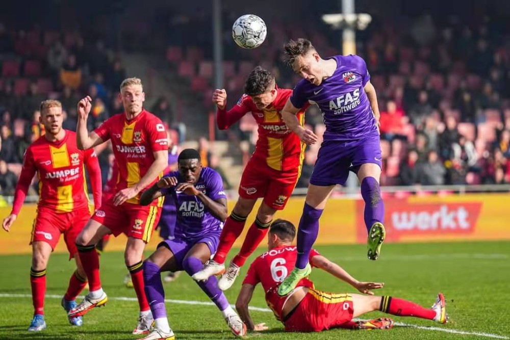 德国杯赛后再迎强敌；阿贾克斯更衣室发声；主帅态度——管理层满意；临场指挥获称赞的简单介绍