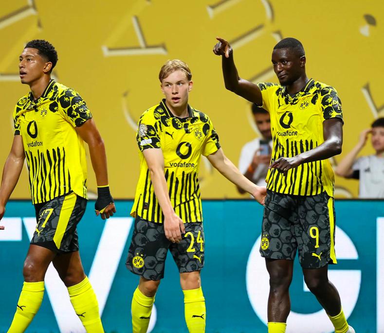 包含多特蒙德训练开放日，冲刺阶段篮板制胜引欢呼，德甲在即，更衣室氛围转暖的词条亚博体育app