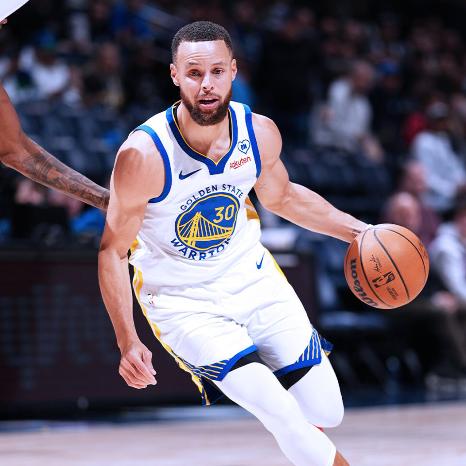 今晚里昂备战国王杯关键时刻纽约尼克斯遗憾出局，网友：勇士怒砍44分的简单介绍